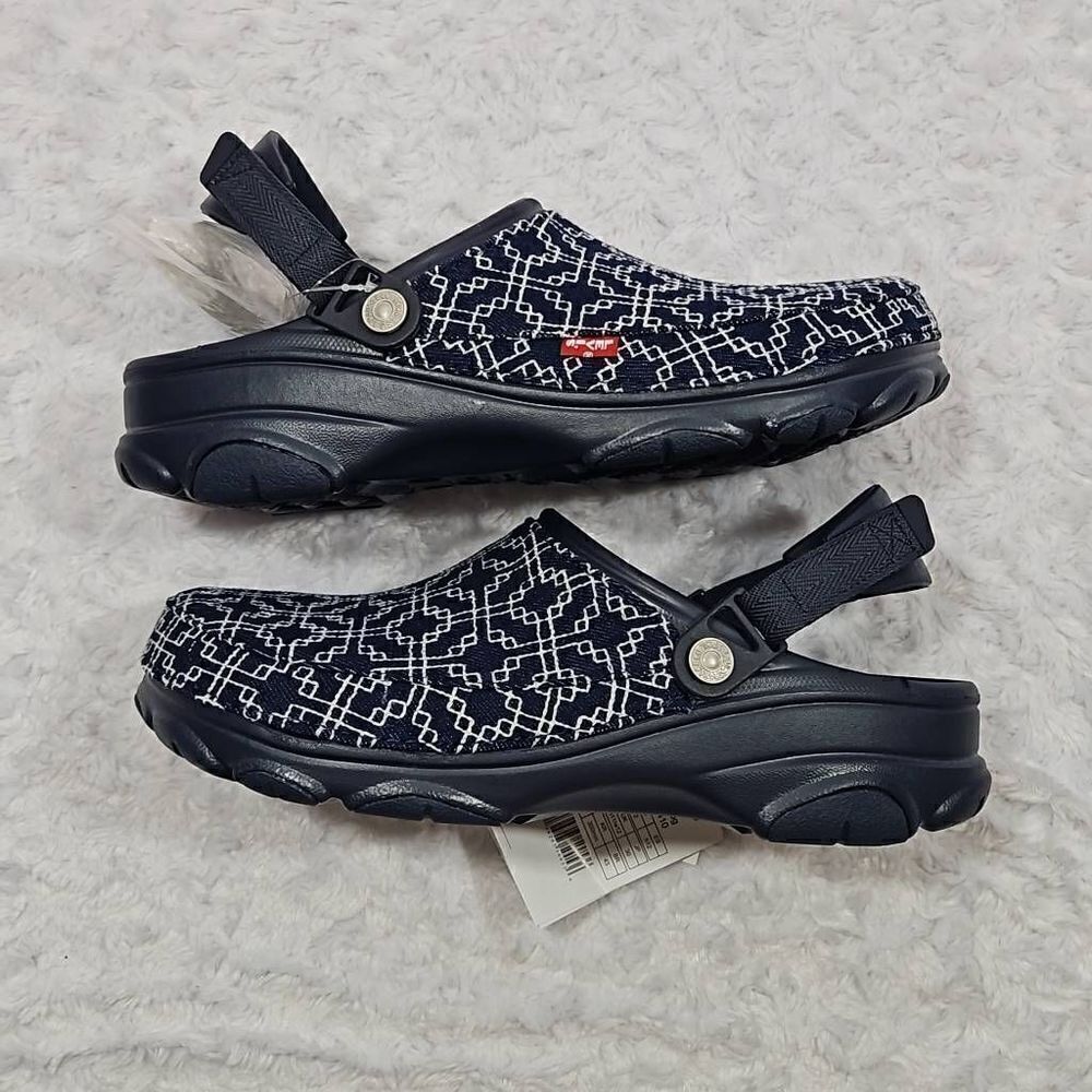 LEVI'S X CROCS ALL TERRAIN CLOG men's 12 with 3 Collectable Jibbitz Charms Inclu
